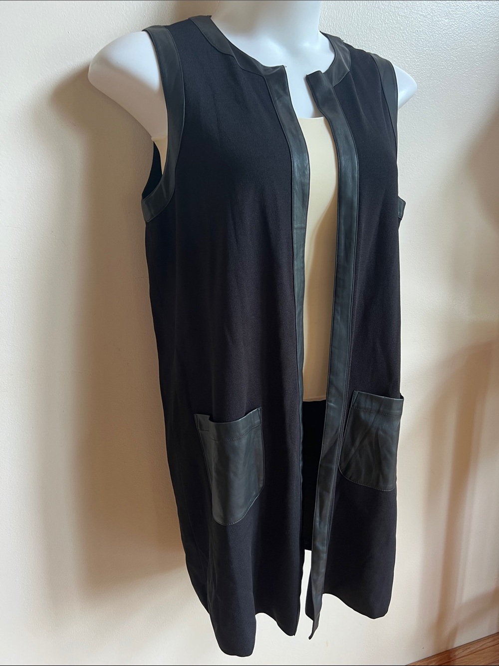 Ralph Lauren Black Sleeveless Faux-Leather Trim Vest - Picture 1 of 8